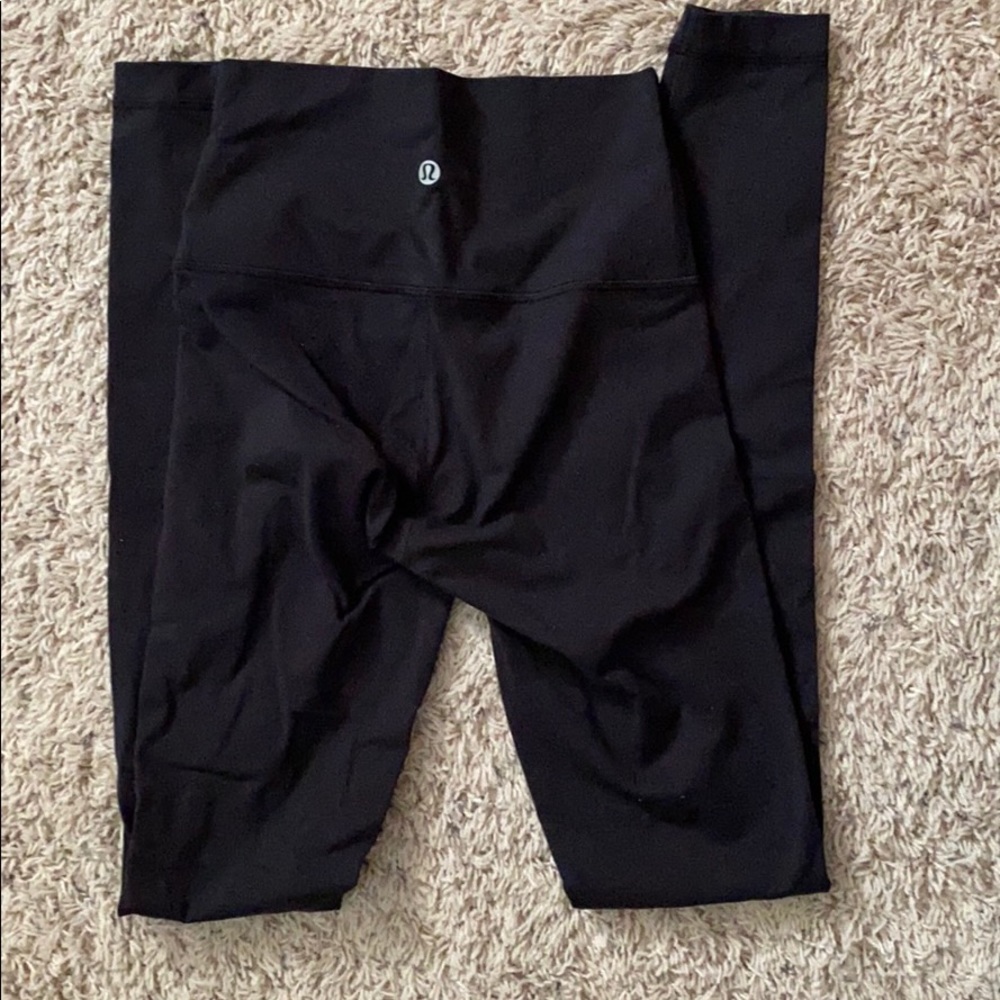 Lululemon 28” Wunder Under Sz 2 Black (reposh)